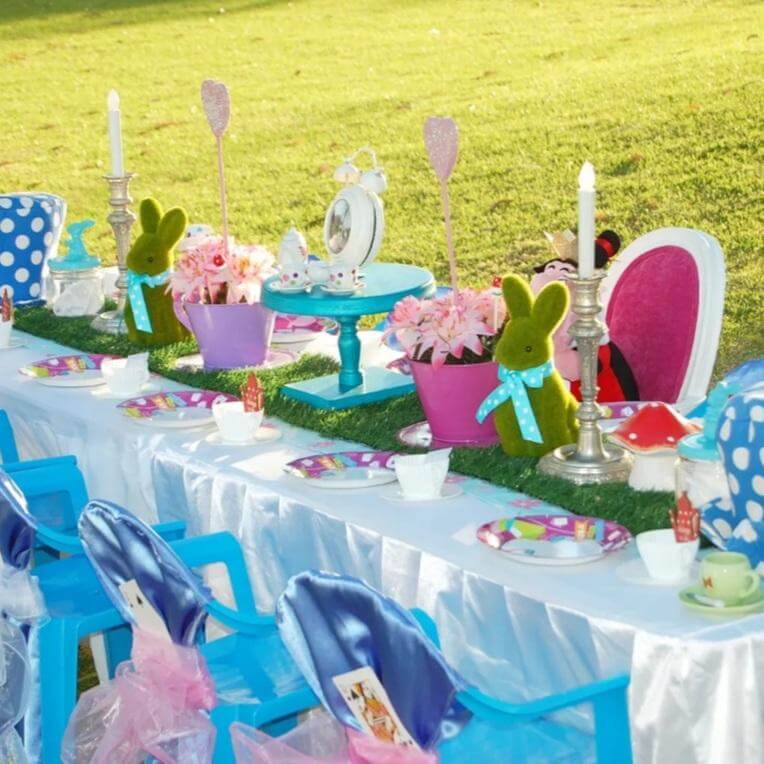 Alice in Wonderland Table Setting - Wish Upon a Party